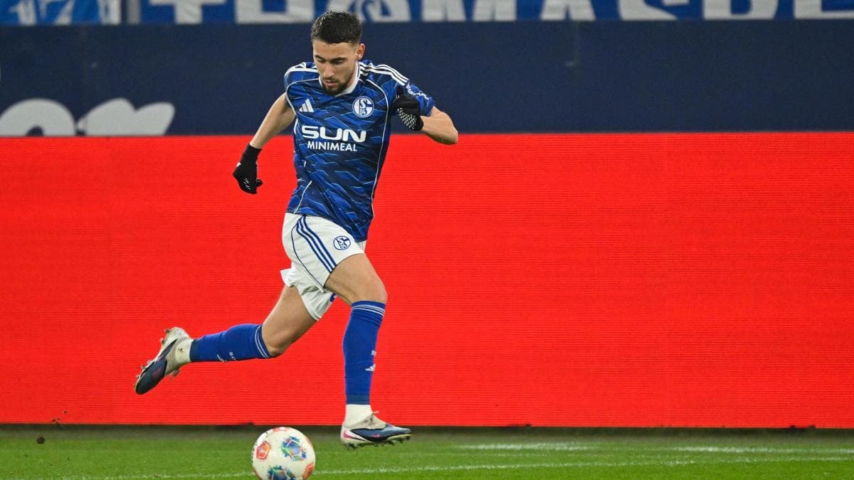 Aouchiche choisit l'Algérie : un tournant décisif pour sa carrière