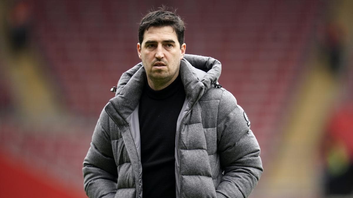 Liverpool offre le banc à Andoni Iraola, l'homme de la stabilité