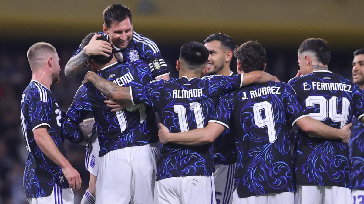 Alerte à la bombe et menottes pour un défenseur argentin