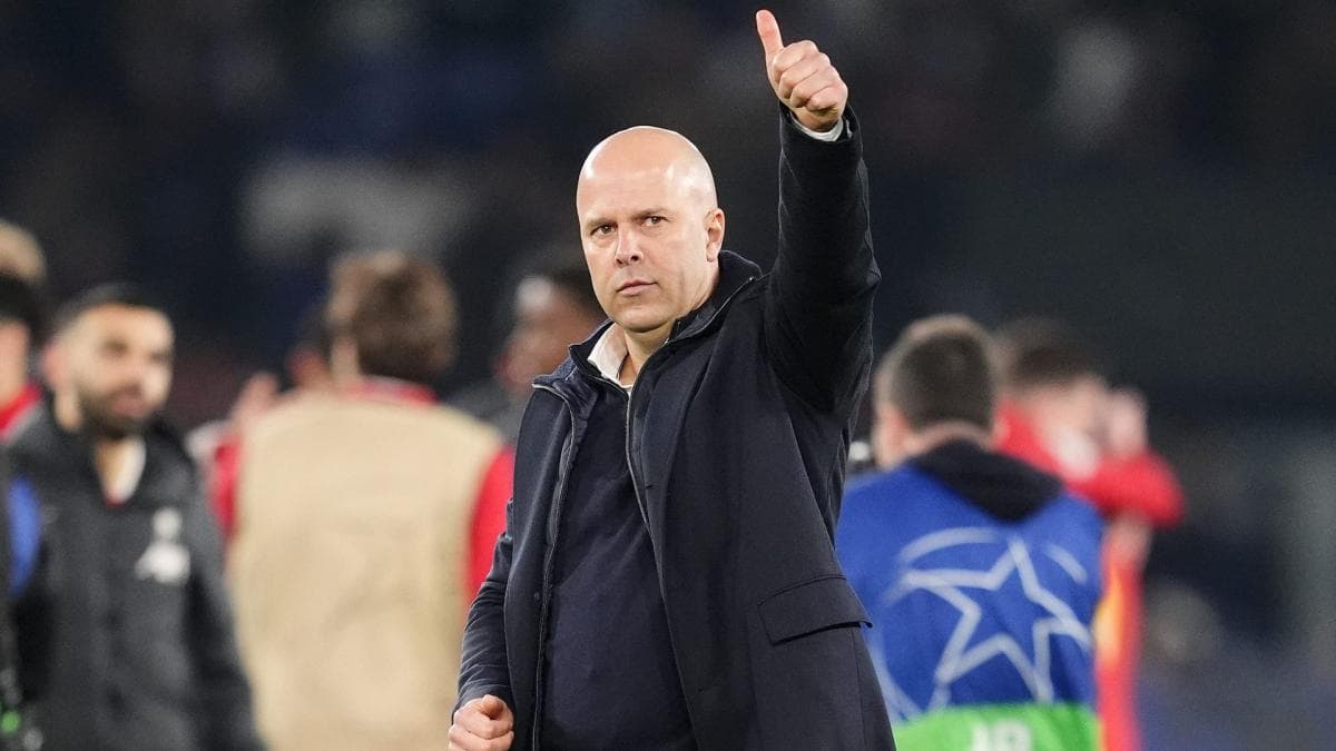 Arne Slot sous le feu des critiques avant Liverpool-PSG