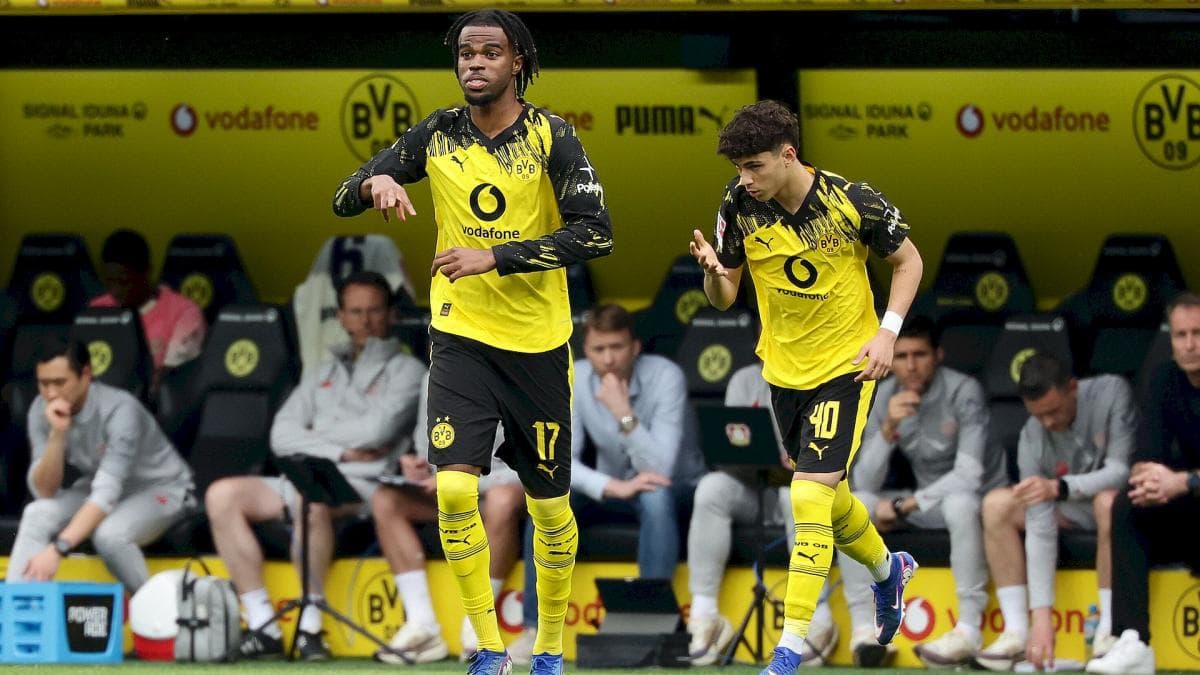 Bundesliga - Dortmund s'effondre et tend le titre au Bayern Munich