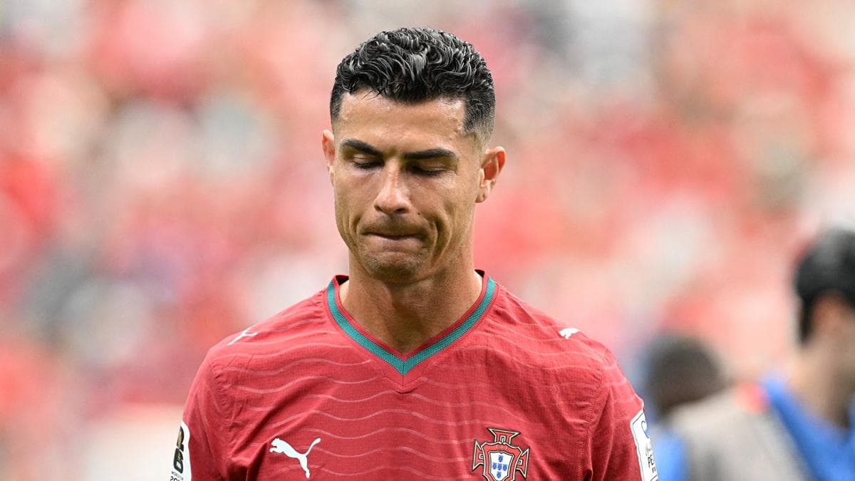 Ronaldo, le vestiaire et l'art de sourire après le faux pas
