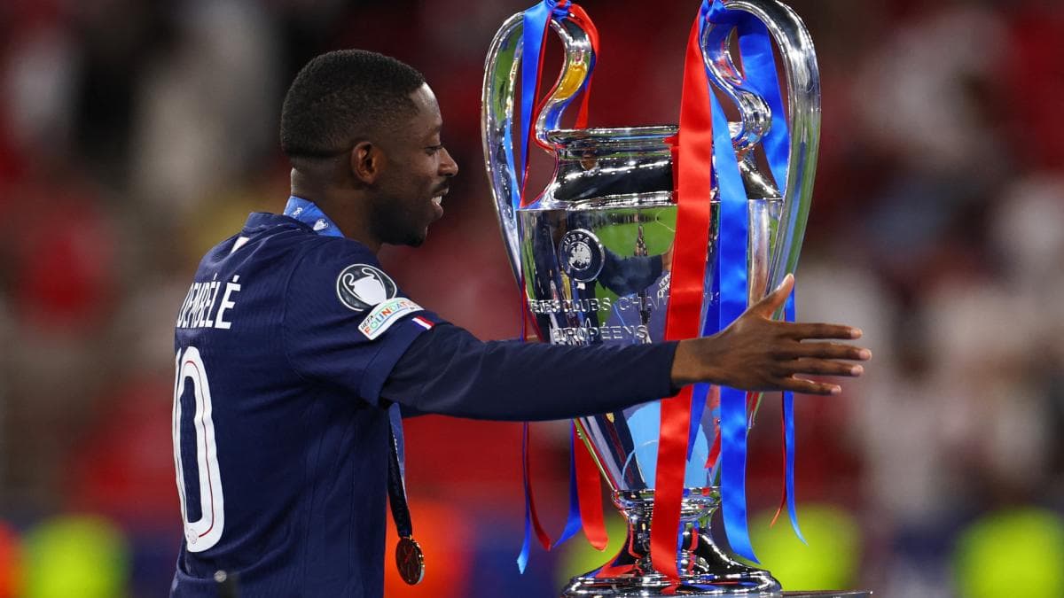 Dembélé en quête du double Ballon d'Or après le sacre parisien