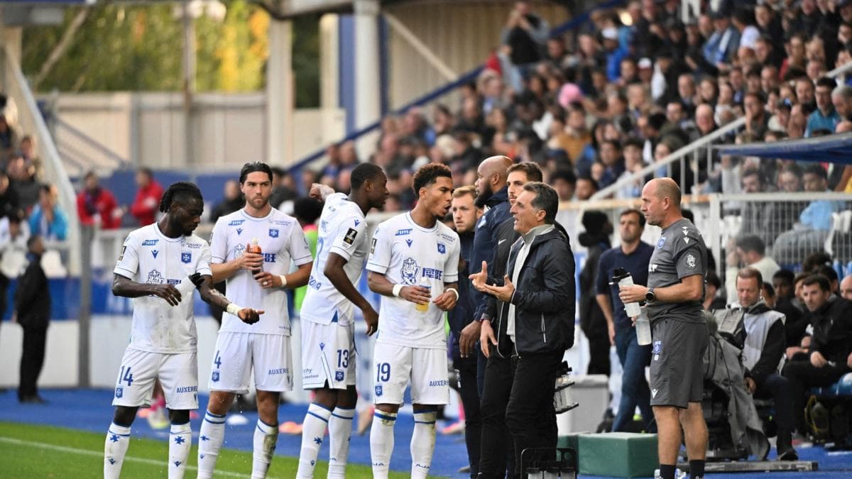 Pélissier fracasse ses joueurs après la défaite d'Auxerre face à l'OM