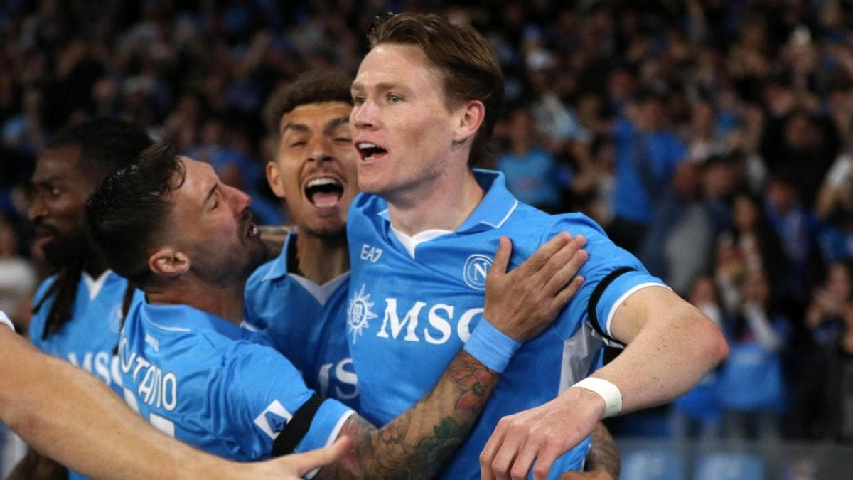 Naples trébuche à Parme et offre le titre à l'Inter Milan