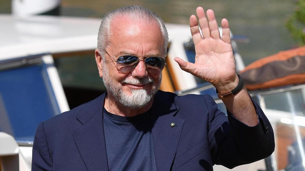De Laurentiis tire à boulets rouges sur la FIFA, l'UEFA et les agents