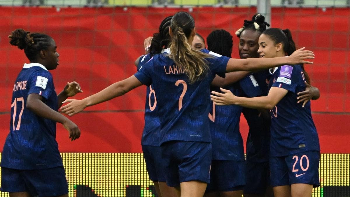 Les Bleues assomment l'Irlande et se donnent rendez-vous au Brésil