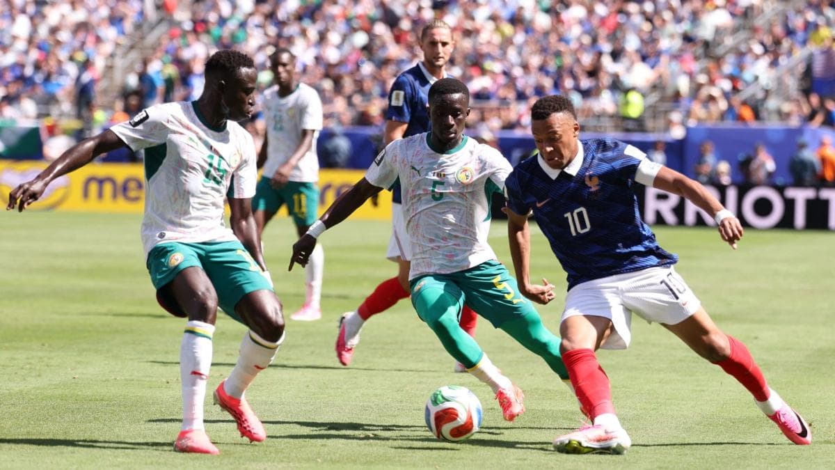Mbappé fauché, penalty refusé - quand l'arbitrage pénalise la France en 2026
