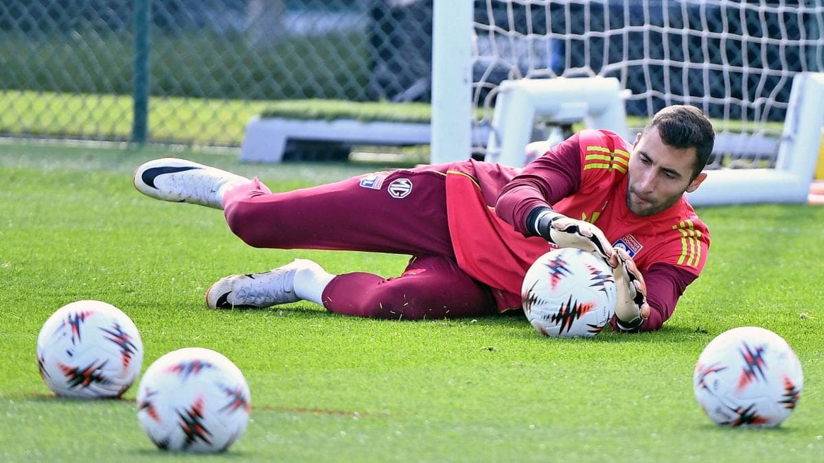 Dominik Greif régale Lyon contre Lorient et réclame sa place