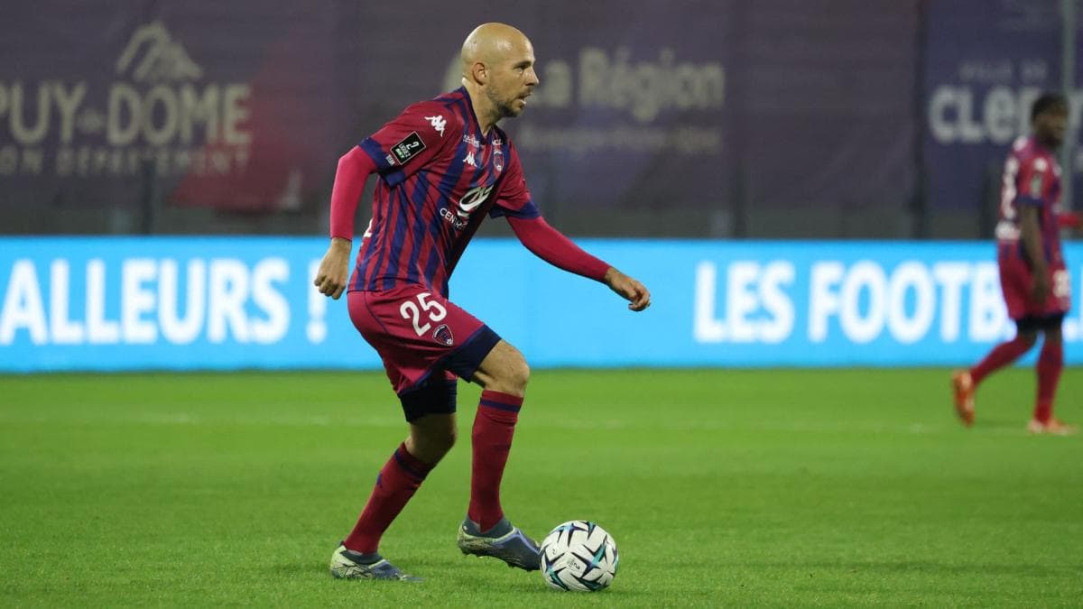 Quand les footballeurs pros entrent dans l'arène politique