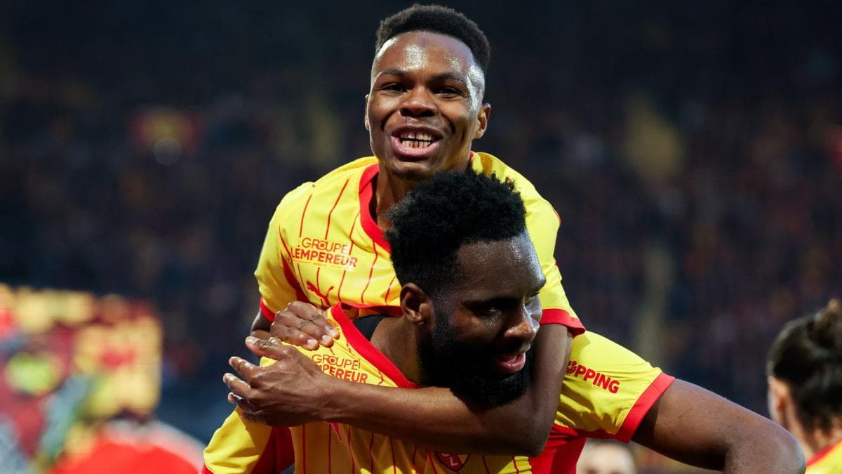 Ligue 1 : Lens écrase Angers (5-1) et reprend la tête