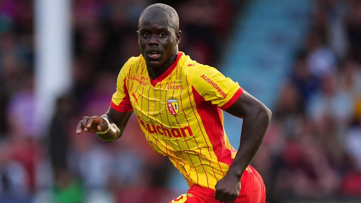 Malang Sarr ému par l'hommage de Sotoca : la renaissance d'un défenseur