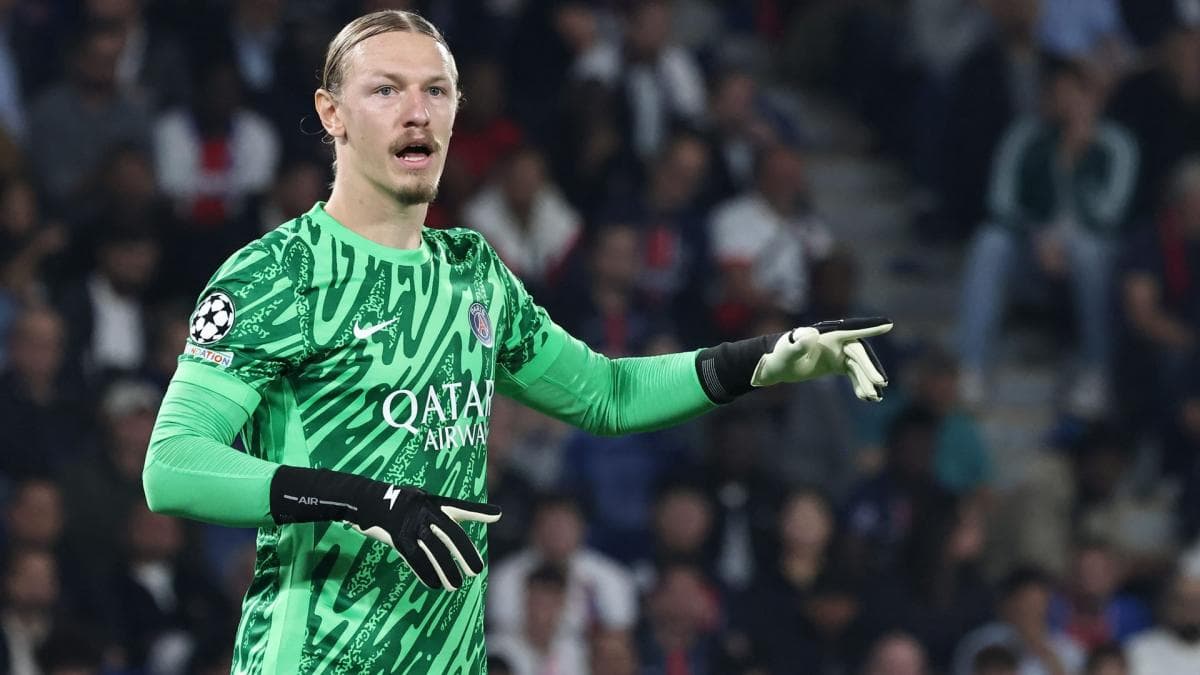 Safonov, le gardien qui offre un cadeau empoisonné au PSG