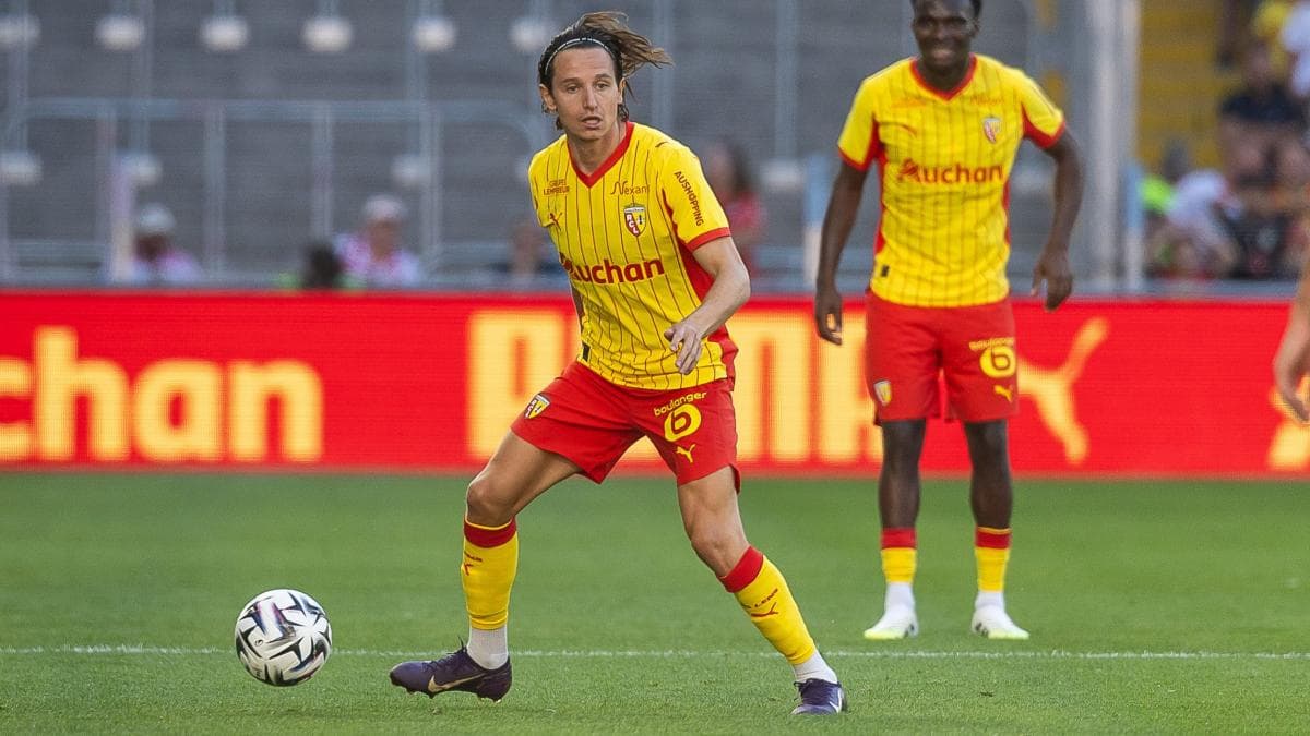 Lens sabre le champagne et la malédiction centenaire
