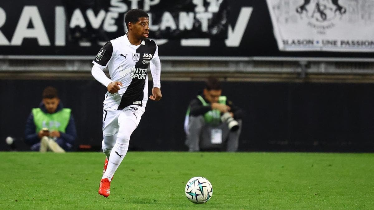 Lutin au cœur d'une bataille de Ligue 2, Amiens lâche prise