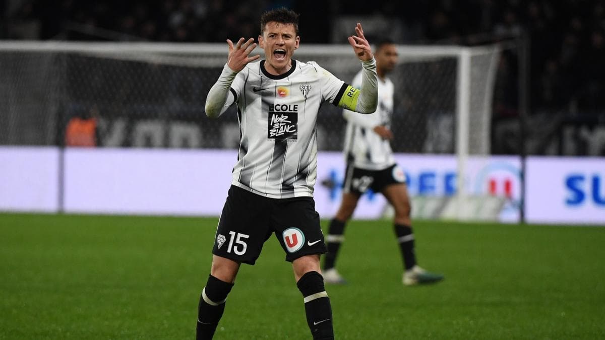 Foot et politique : deux pros français élus au conseil municipal