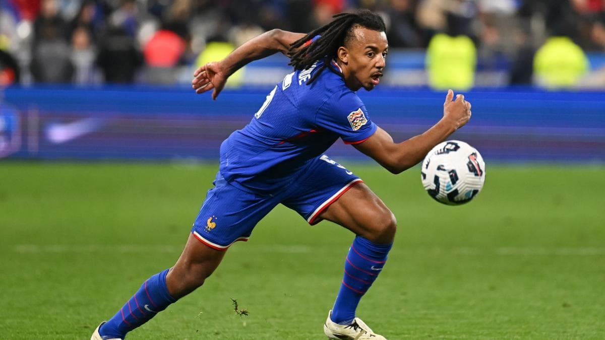 Jules Koundé célèbre le sacre du XV de France au Tournoi des 6 Nations