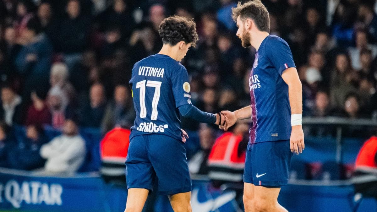 PSG battu par Lyon, la Ligue 1 relancée