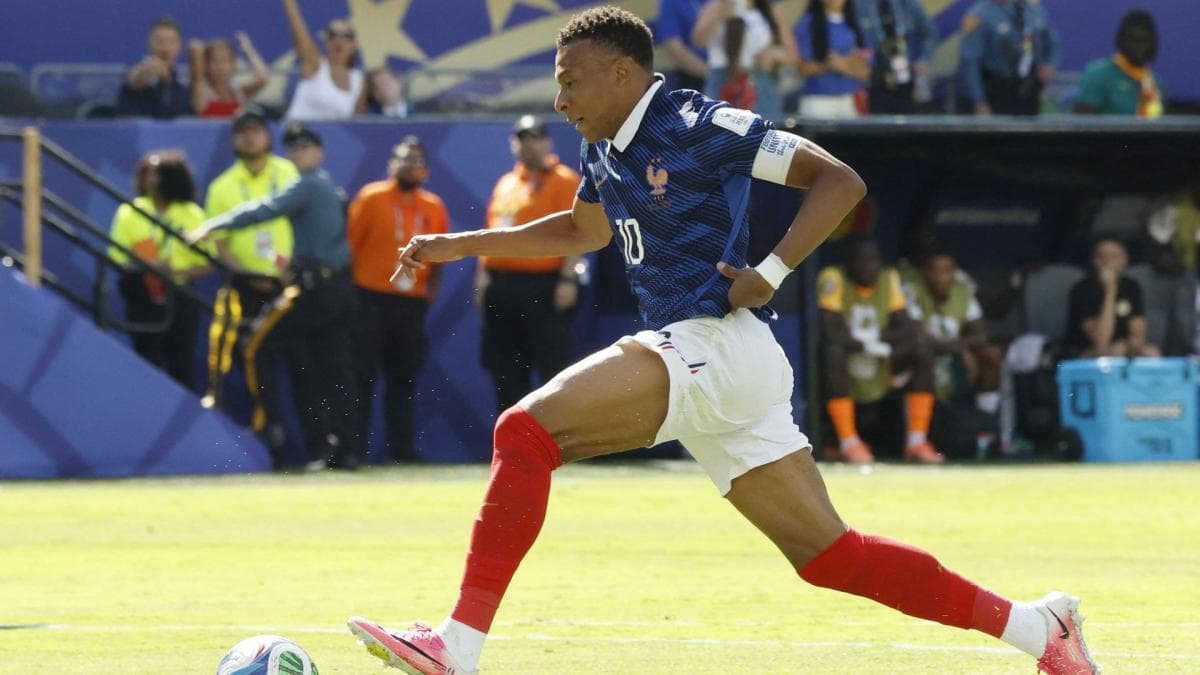 Saliba salue le collectif bleu et la maestria de Mbappé