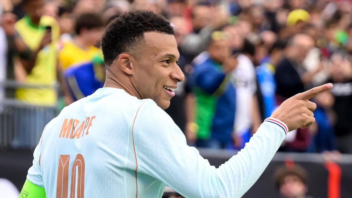 France-Brésil : l'échange Mbappé-Vinicius après la victoire des Bleus