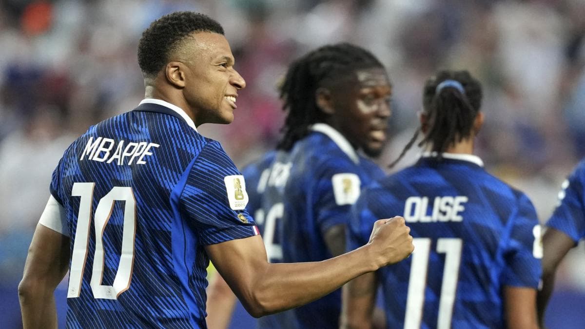 Mbappé enflamme l'équipe de France, deux matches, deux doublés