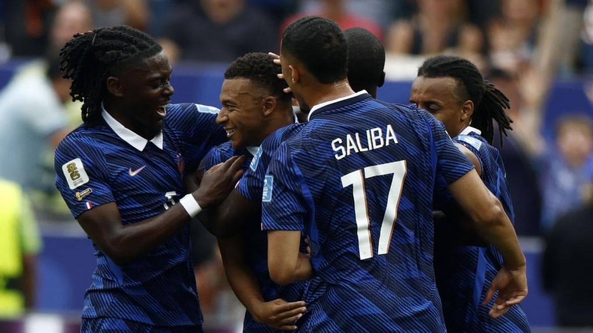 Mbappé se régale sur la boulette du gardien irakien et enfile le doublé