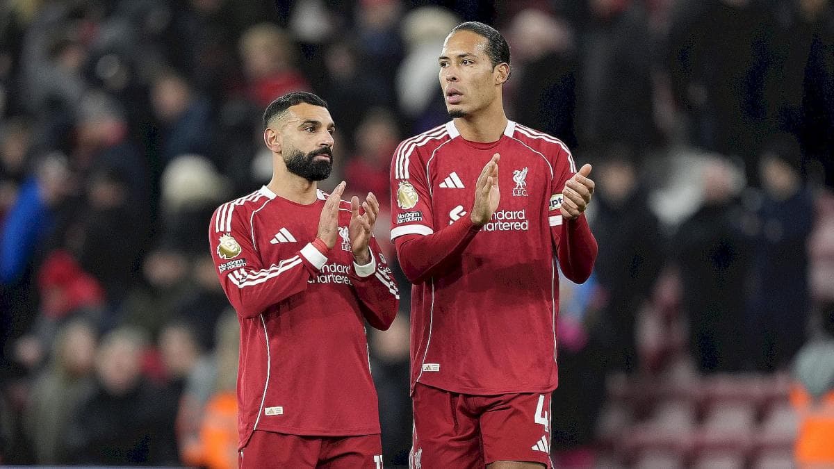 Salah égale Gerrard dans le derby et rentre... à pied