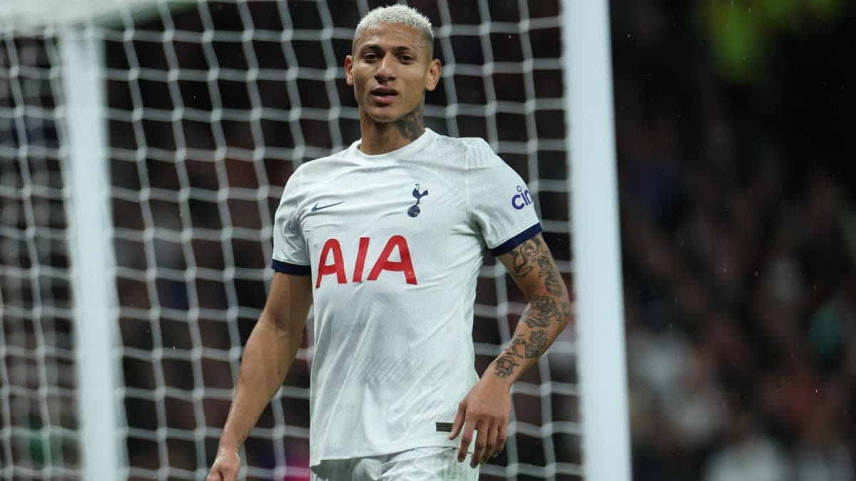 Tottenham sauve sa peau à Villa Park dans un duel de survie