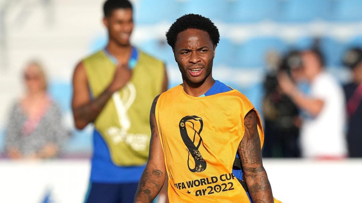 Van Persie défend Sterling après ses débuts difficiles à Feyenoord