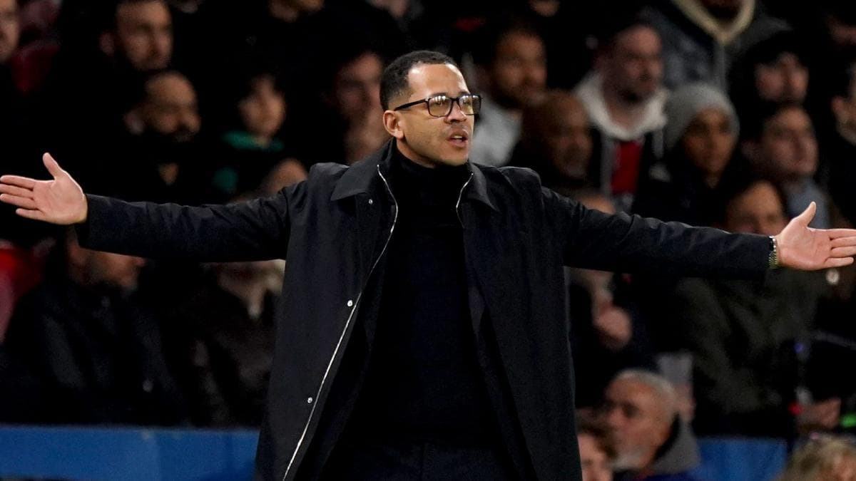 Chelsea humilié par le PSG : Rosenior fulmine après le 5-2