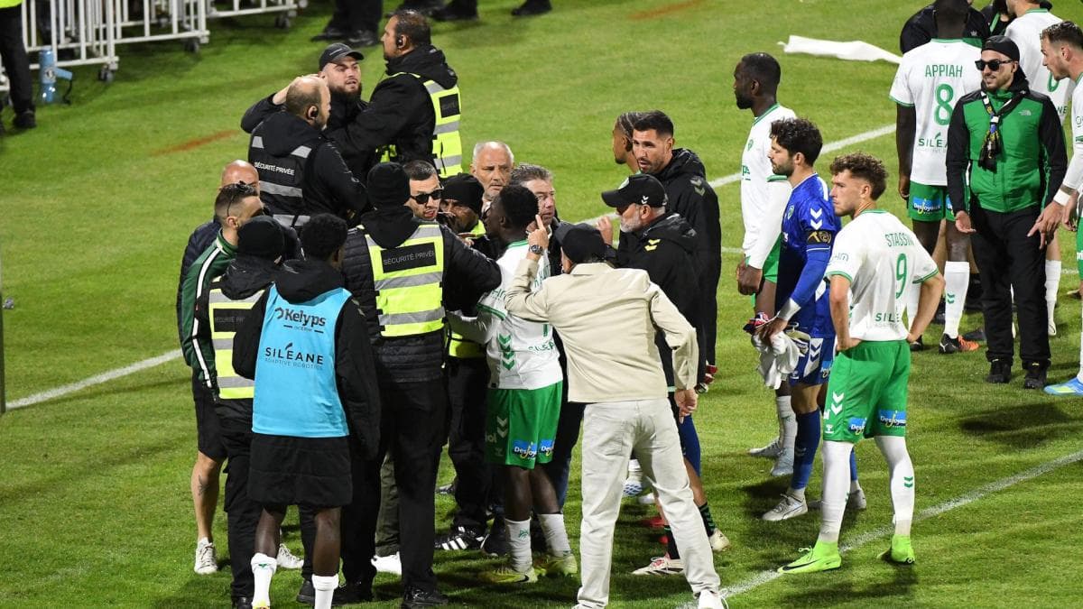 Saint-Étienne sombre à Rodez, Montanier dans la tourmente