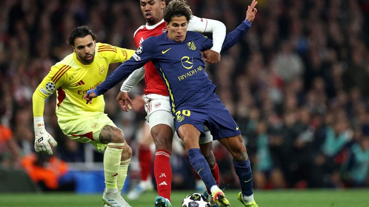 Arsenal force la porte de la finale, l'arbitre dans la tempête