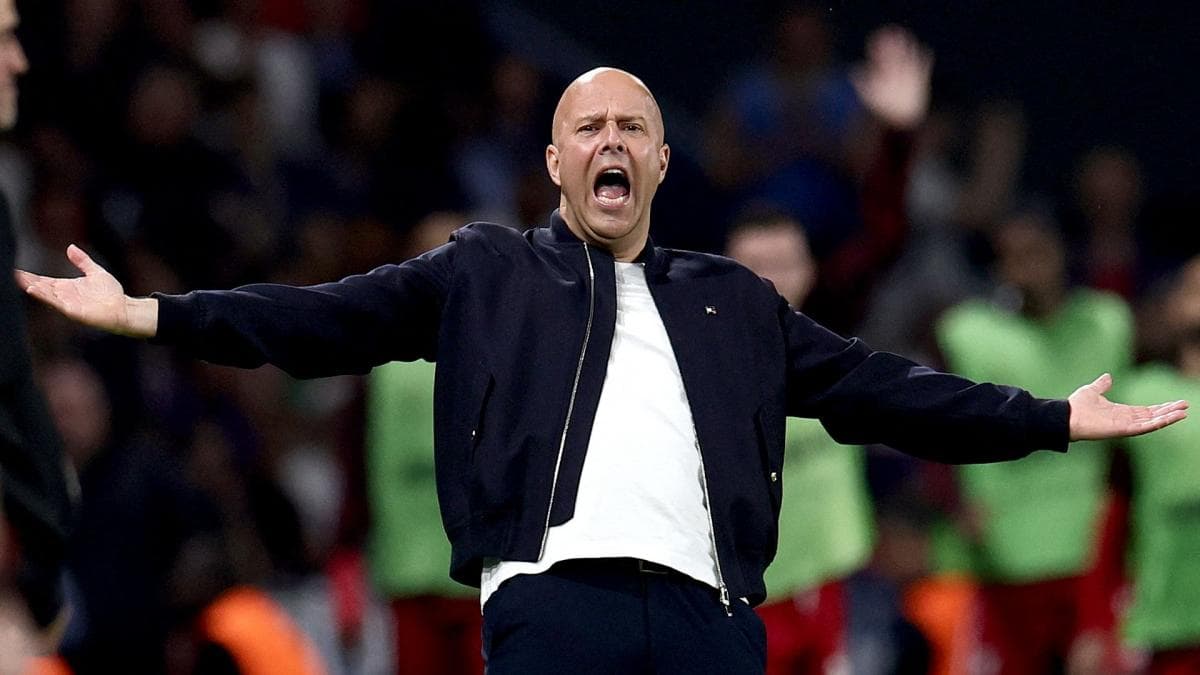 Arne Slot subjugué par le PSG, son cauchemar parisien continue