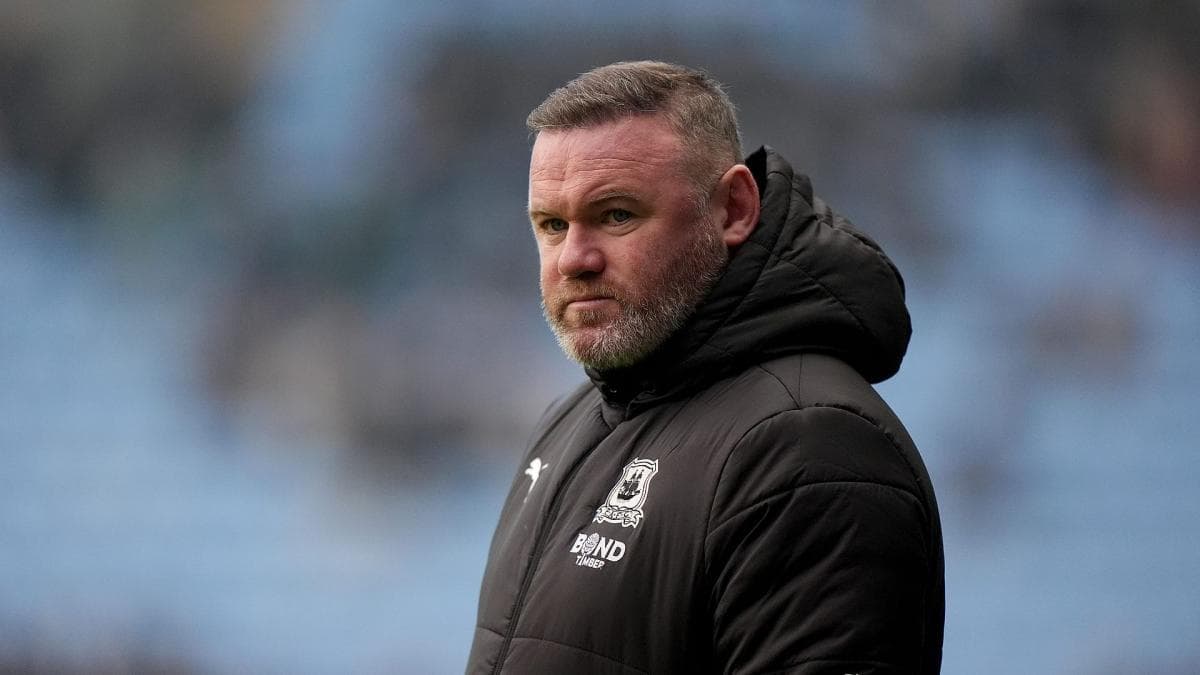 Rooney tacle Man City et relance le suspense en Premier League