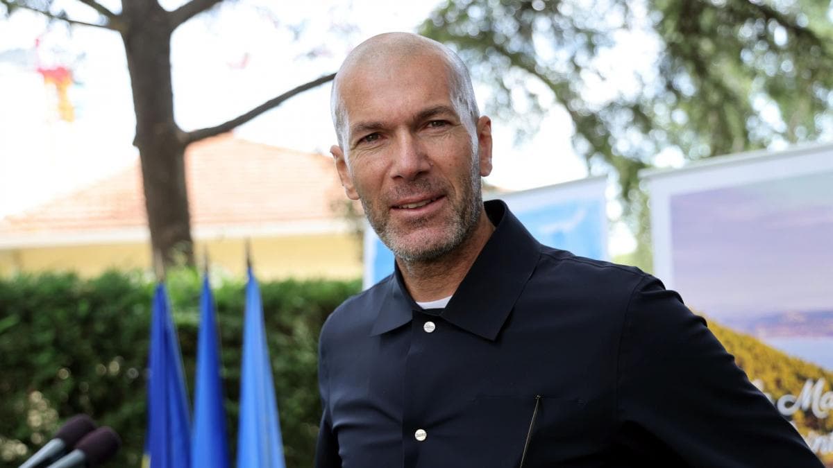 Zidane prépare son staff pour succéder à Deschamps en Bleus