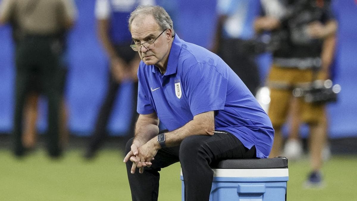 Bielsa balance tout avant de partir, l'Uruguay en pleine tempête