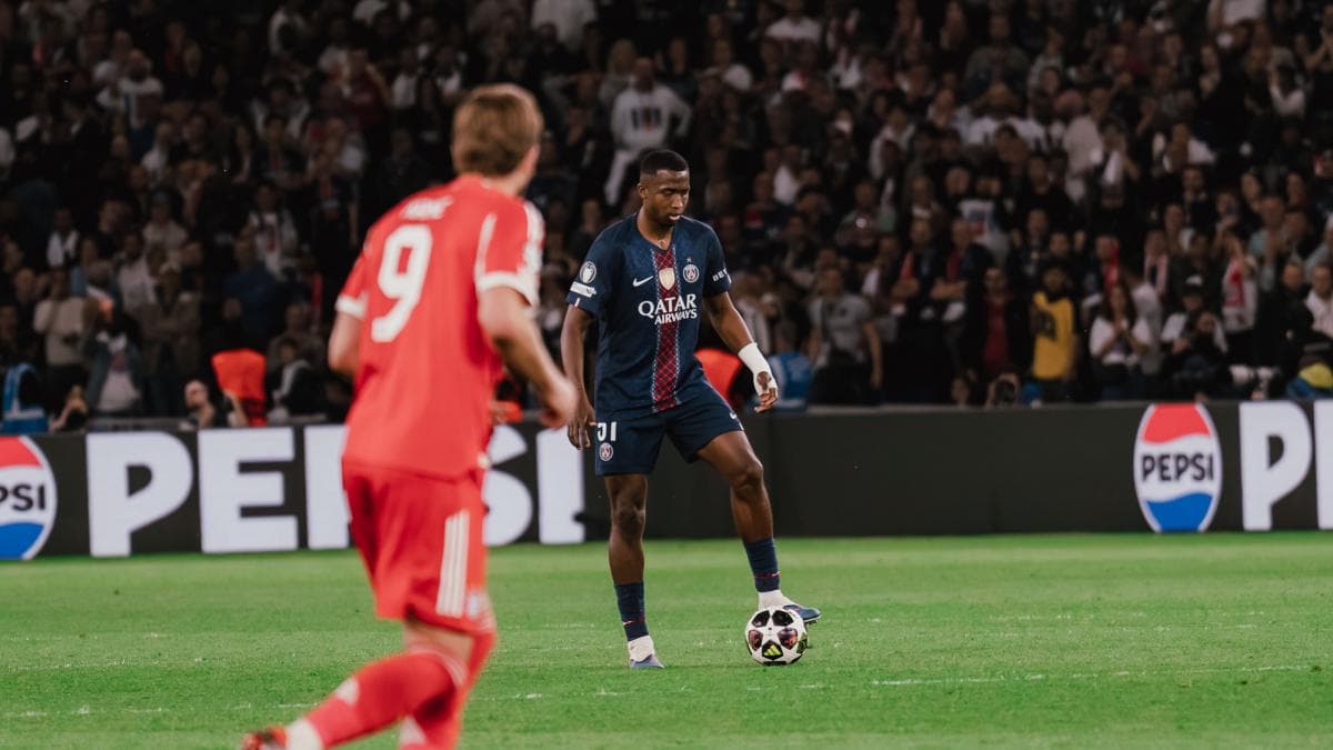 Willian Pacho, le roc que Paris avait oublié de célébrer