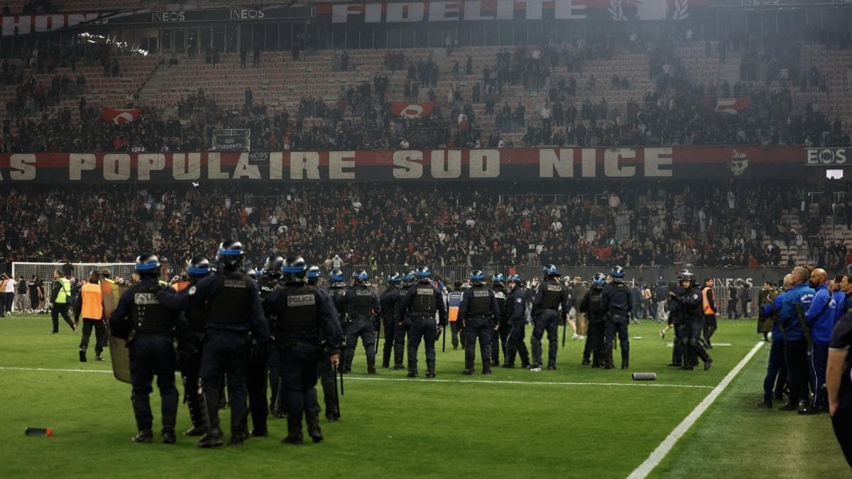Nice privée de ses supporters à Saint-Étienne, le barrage sous tension