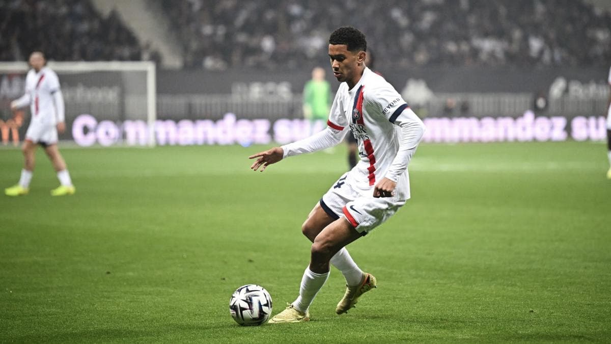 PSG : Senny Mayulu forfait avec les Espoirs de France