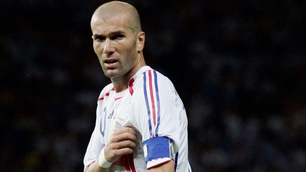 Zidane rend hommage à Thierry Gilardi, voix inoubliable du foot