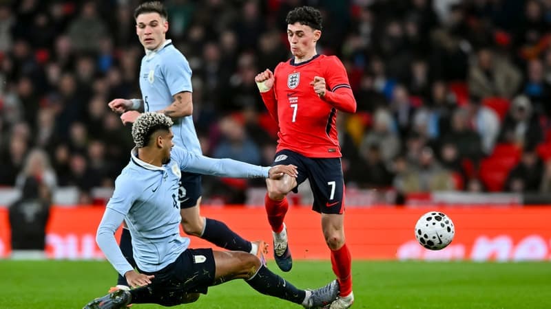 Araujo fracasse la cheville de Foden : l'intervention folle du match amical