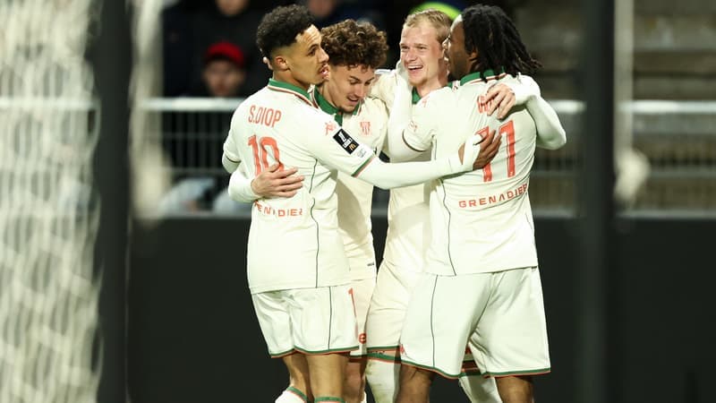 Diop et Wahi échangent leurs maillots avant d'entrer face à Angers