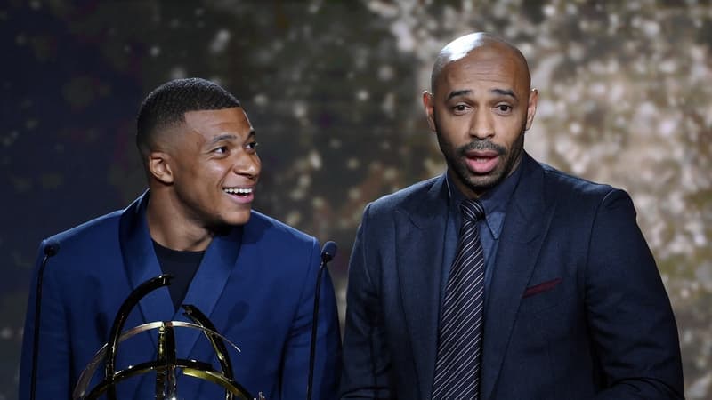 Mbappé admiratif devant la musculature impressionnante de Thierry Henry